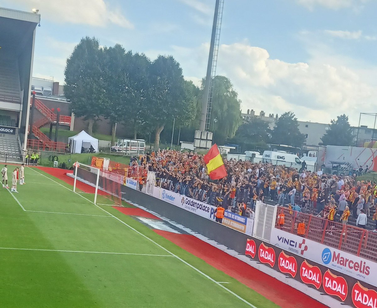 LeMalinois25's tweet photo. #RWDKVM 1-0
La première mi-temps était bonne, ensuite...
Defour essaie d'apporter un plus d'une manière différente vu qu'il à pas beaucoup de choix offensif. Mais on joue trop avec la peur et ça manque de caractère.
Les supporters étaient 1/2 https://t.co/svQ4lYxyA6