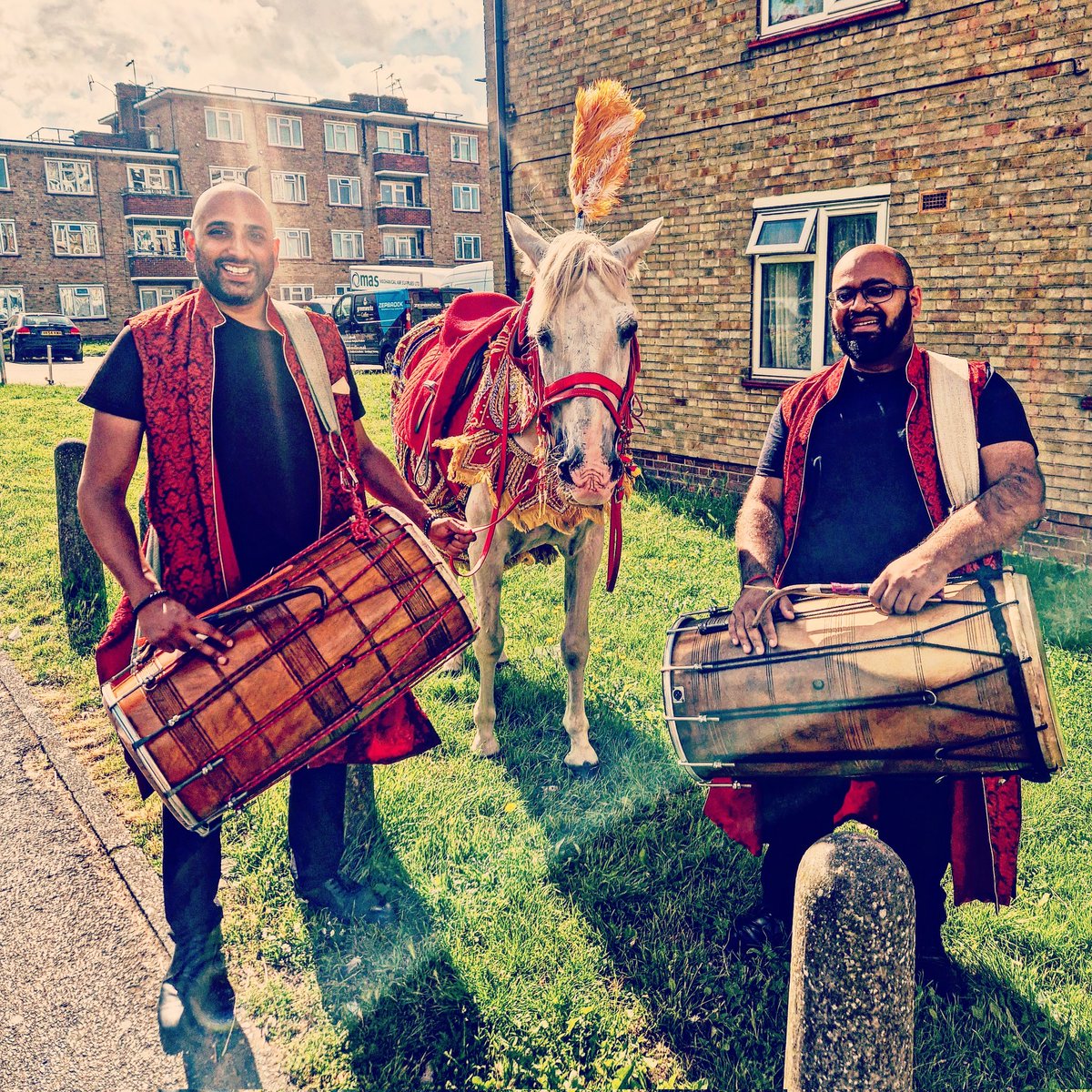 XclusiveServs's tweet photo. Our Dhol Players Mitesh &amp; Kaushik alongside our Wedding Horse today at Gurdwara Sri Guru Singh Sabha Southall for the wedding of Anandeep &amp; Amrita #xclusiveservices #dholplayers #baraat #groomentrance #weddinghorse @XclusiveServs https://t.co/dWQWhHCkpV