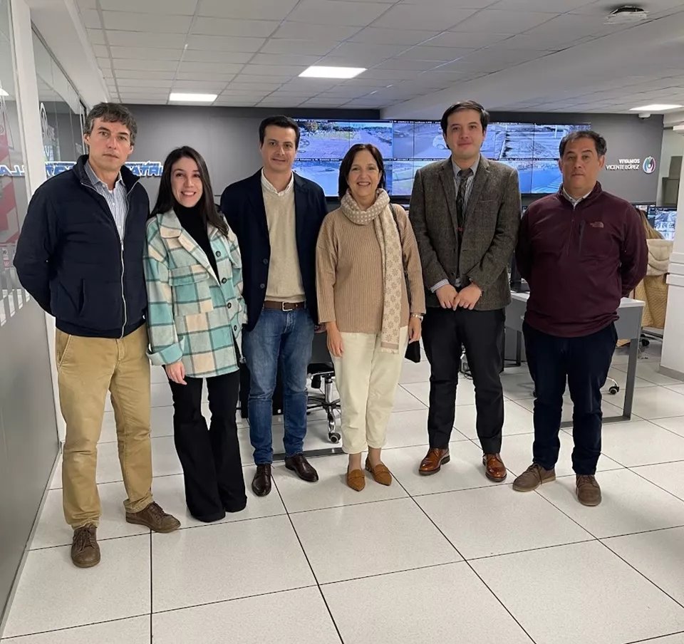 AgendaCAF's tweet photo. 🤖 #InteligenciaArtificial con ética: Jalisco (🇲🇽) y Vicente López (🇦🇷) lideran la revolución digital responsable con laboratorios de #IA.

Descubre cómo @AgendaCAF está apoyando esta iniciativa que pone a la región en el mapa tecnológico ➡️ https://t.co/U4okMNKgco https://t.co/YxDItBqBBe