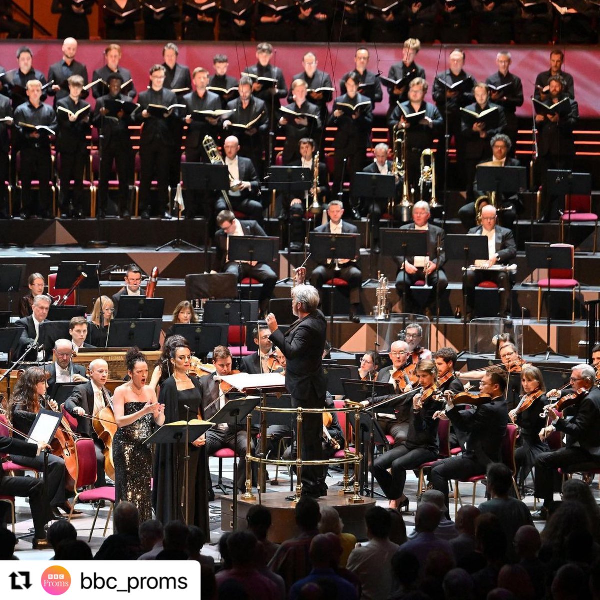 ClarePresland's tweet photo. The @royalalberthall was PACKED to the rafters last night @bbcproms 
An unforgettable Proms debut pour moi.A pleasure to share it with the powerhouse @Jenni_France ,masterful #edgardner &amp;
@GriegKor @LPOrchestra @LPChoir &amp; @rncmlive #ligetirequiem https://t.co/bdorjZE8Am