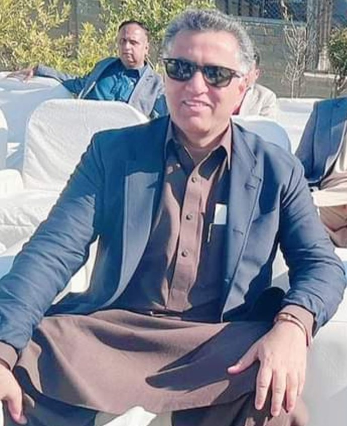 Dear Sir Faiz,
Days, Months, Years Pass On...
But Your Place In
My Heart ❤️❤️❤️  
Is Always Constant...
Keep Smiling And Shining...

#SirFaiz
#Faiz
#Faizhameed
#GeneralFaiz
#GeneralFaizhameed
#ExISICheif