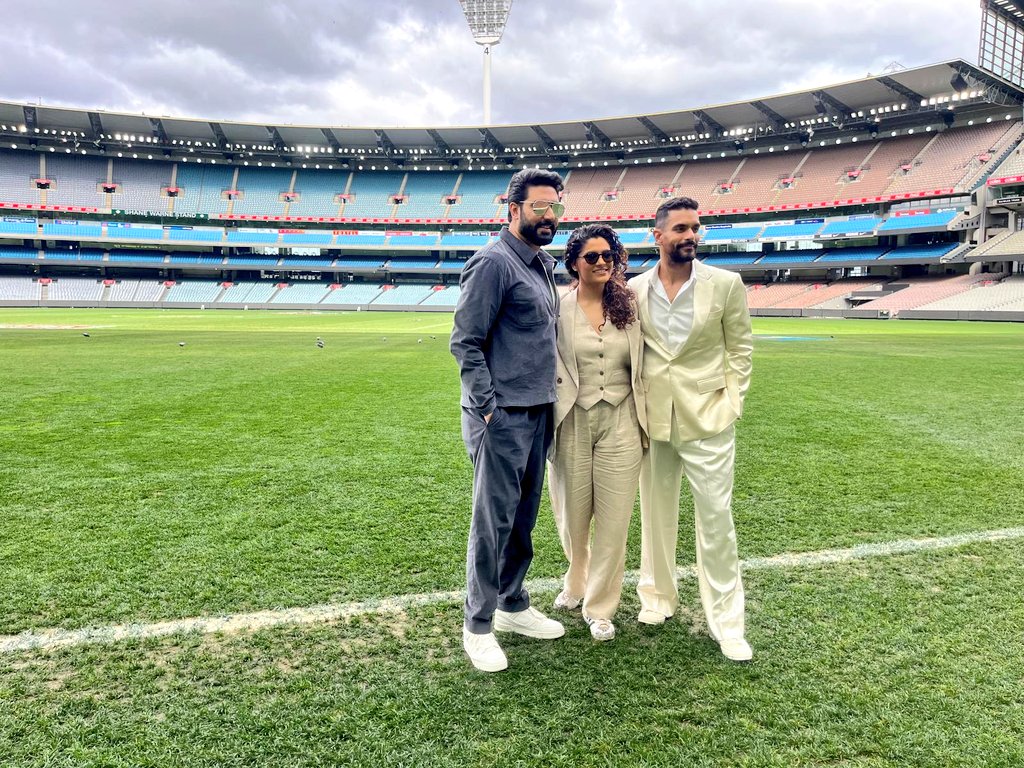 ABFAIndia's tweet image. The world will get to see the brilliance of @juniorbachchan at World Premiere of #Ghoomer at the #IFFM #GhoomerInMelbourne #6DaysToGhoomer
@SrBachchan