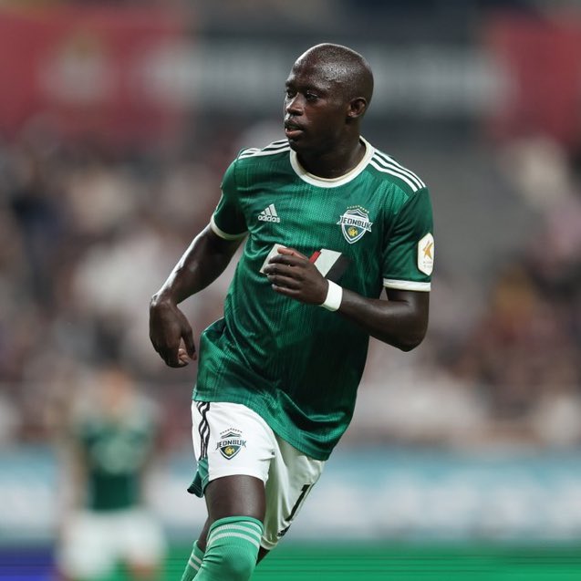 LateTransfer's tweet photo. 🚨Suudi Arabistan ekiplerinden Al Ahli’den ayrılan Gambiyalı kanat oyuncusu Modou Barrow’a Süper Lig’den çok sayıda ilgi var. Rizespor, Sivasspor gibi takımlar oyuncuya ilgili. #rizespor #sivaspor #rize #modoubarrow #transfer #Transfer https://t.co/6kipuxKakQ