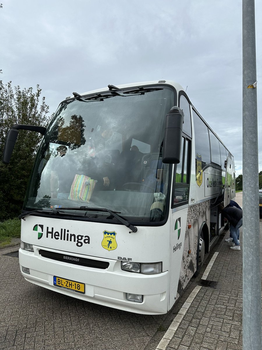 OldeVeste's tweet photo. Onderweg met de Olde Veste Expres, TOTO KNVB bekers. #Hellinga https://t.co/0Sqj7vlEWz