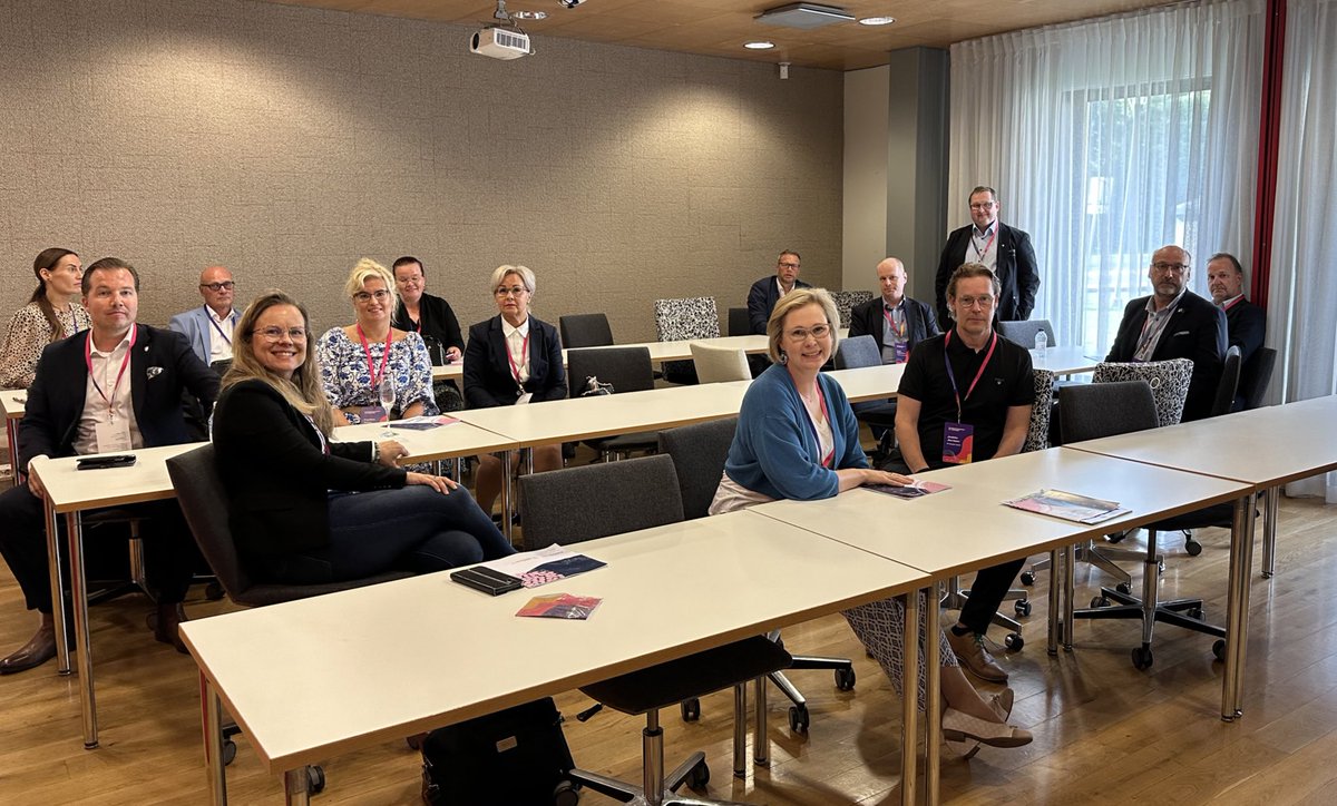 Perinteiset kuntajohtajapäivät pidettiin kuluvalla viikolla Seinäjoella. Pirkanmaan kunnat olivat hyvin edustettuina. Erinomainen startti syksyyn👍 📷 Marko Jarva <a href="/MaJa_66/">Marko Jarva | PIRKKALA | Pirkanmaa | 💙</a> #Pirkanmaa <a href="/FCG_Group/">FCG Finnish Consulting Group</a> <a href="/Kuntaliitto/">Kuntaliitto | Kommunförbundet</a> #Akaa