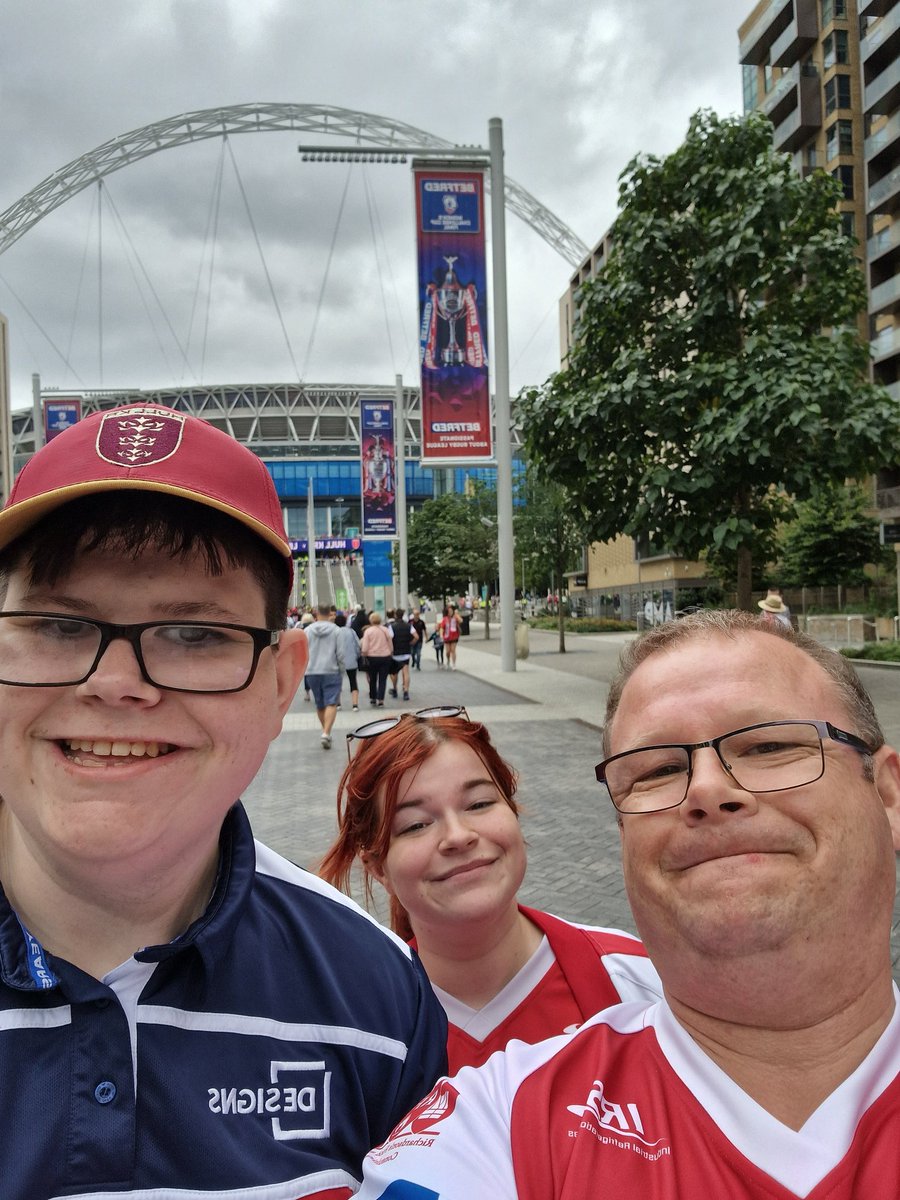 Going to watch <a href="/hullkrofficial/">Hull KR</a> at Wembley is the perfect excuse to get the family together 🔴⚪️🔴⚪️rrtr coyr