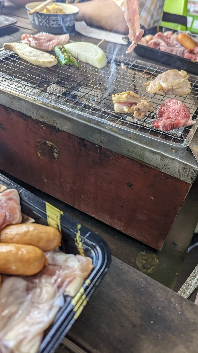 SoraSumikazu's tweet photo. 本日はサークルベルセルクのBBQとボドゲの会。コロナで中断してましたので、ここ摩耶山の山上まで皆で来るのも久しぶりですねえ。絶景と美味しい食事とボドゲが一度に味わえるという知る人ぞ知るスポット。
#cafe702 https://t.co/wMeruPGfhX