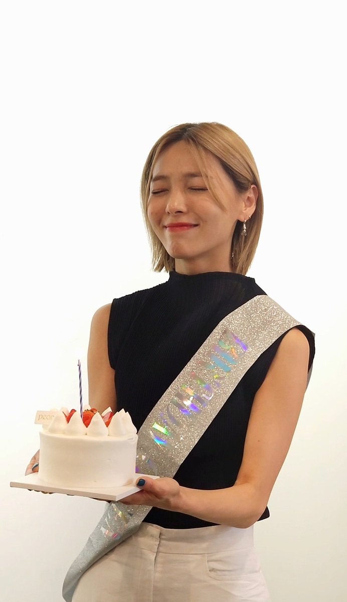 kjaban2ya's tweet photo. 선예 언니 소원 다 이루어지길🩵 https://t.co/ELfVURrFsL