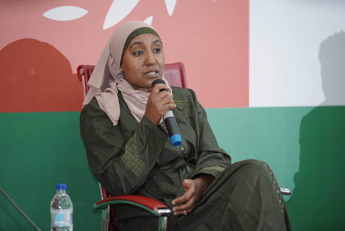 WeyraYouthForum's tweet photo. "The @MoP_Ethiopia works not only for peace accross the country, but for peace in everyone! We train the youth to play their role in making this a reality" Peace Minister Director General Asma Redi
#usaidoti #usaidethiopia #youthinpeace #weyraforyouthpeace #YouthDay #IYD2023 https://t.co/Flsew6Prgk