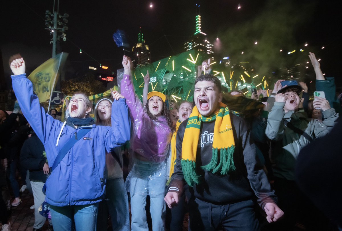 leighhenningham's tweet photo. When the other half of the sky takes millions of fans close to heaven. Euphoria, & a lot more at Federation Square as the Matilda’s give us a night we will never forget.
Photos by Leigh Henningham.
#matildas #melbourne #federationsquare #photography #fifa #worldcup2023 https://t.co/EEdSs218PZ