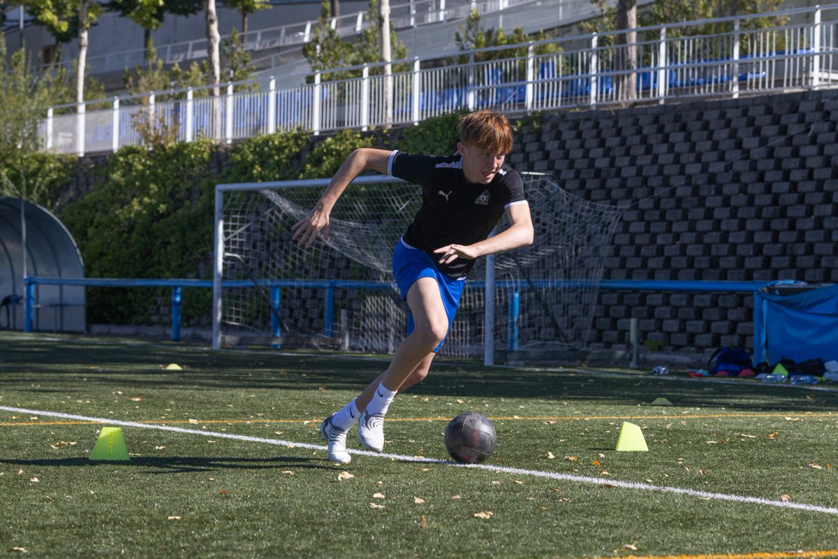 TacTacATF's tweet photo. También los jugadores de campo han tenido trabajo para ponerse a punto de cara a las pretemporadas que pronto darán comienzo.
Aquí cuidamos de todos los "aprendices de futbolista" que quieren seguir creciendo.
#formacion #valores #crecimientodeportivo #crecimientopersonal https://t.co/Gdbv4II4Hh