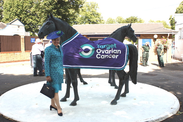 TargetOvarian's tweet image. On 29 July, we were delighted to join @WindsorRaces Racecourse for a day of fundraising and fabulous hats, as one of their Ladies Day charities. 

It was fantastic to raise awareness and much-needed funds to support our work. 

Thank you 💜