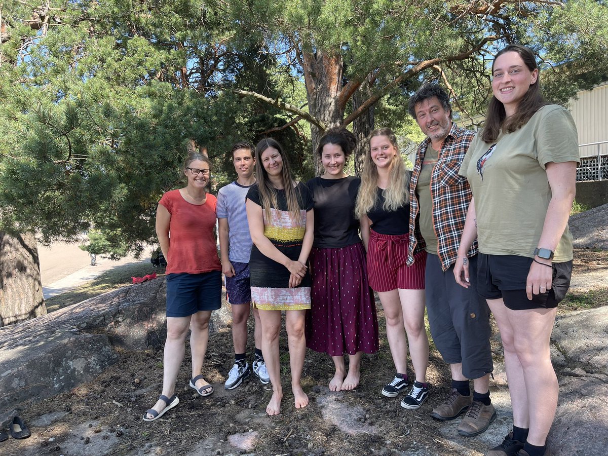 How much reed is too much reed? 🤔  Thank you for the opportunity to have an internship with the amazing team led by <a href="/informedbirds/">Rose Thorogood</a> in Helsinki. 🤩 I took away valuable experiences and tried a different fieldwork.
Thanks to my team <a href="/Cke_CZ/">Czech Centre of Cognitive Ethology</a> and <a href="/EUErasmusPlus/">Erasmus+</a> for their support.