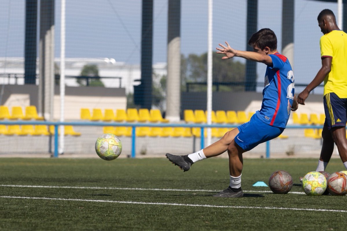 TacTacATF's tweet photo. También los jugadores de campo han tenido trabajo para ponerse a punto de cara a las pretemporadas que pronto darán comienzo.
Aquí cuidamos de todos los "aprendices de futbolista" que quieren seguir creciendo.
#formacion #valores #crecimientodeportivo #crecimientopersonal https://t.co/Gdbv4II4Hh
