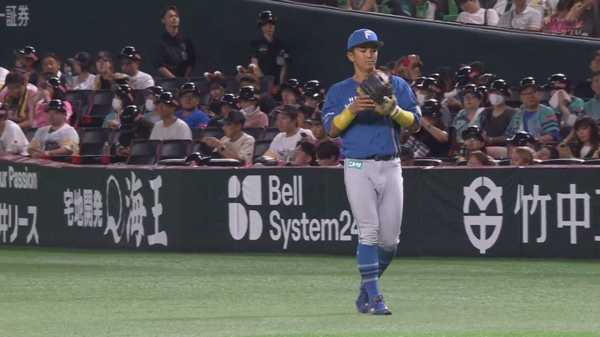 haruichi_love86's tweet photo. いや、それ……
ファーストミットじゃないじゃん(笑)

 #lovefighters 
#新時代 
 #新時代の主役 
 #MAKEMIRABAL 
 #メークミラバル 
 #山田遥楓 https://t.co/EZiWxEvp0r