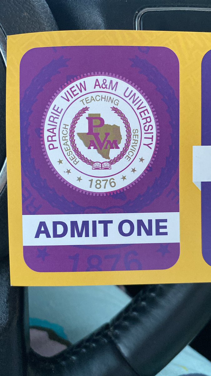 AngTSanders's tweet image. I’m up early headed to graduation !! I am so excited to support others!