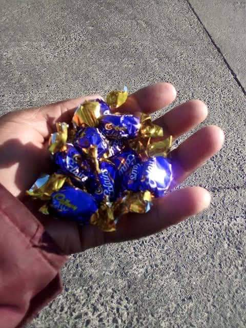 sixft7latina's tweet image. My fellow Blacks, these sweets are called Eclairs, Cadbury is a Company😢