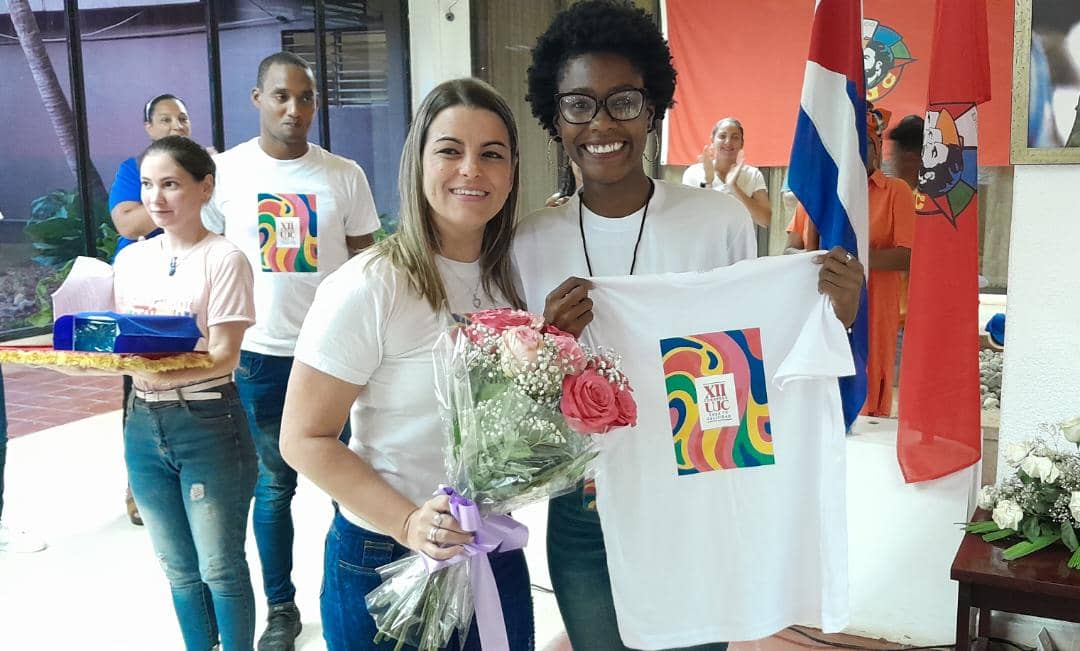 Amanecimos hoy en el <a href="/CIGBCuba/">CIGBCuba</a> donde elegimos el primer delegado directo al #12CongresoUJC. Ese honor correspondió a Karen Urrutia Perez, una joven muy vinculada a los ensayos clínicos del Nasalferón y la vacuna Abdala con la llegada de la pandemia de la COVID-19.

 ¡Felicidades!