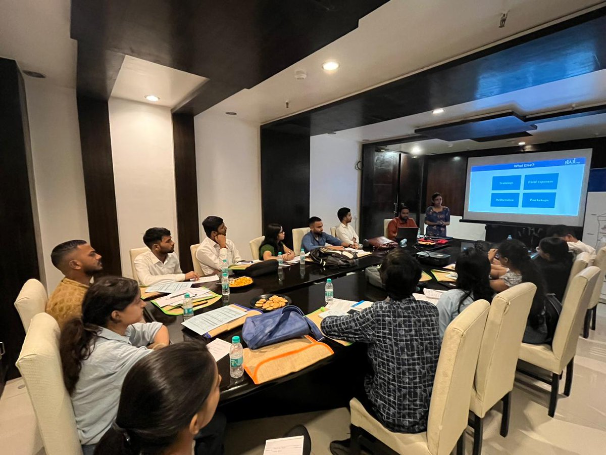 Prajafoundation's tweet photo. A warm welcome to #ElectedRepresentative Fellows of #Delhi Cohort 2. Today, the journey started with orientation session, covering various governance concepts & understanding Praja's key research initiatives. The 12 candidates will actively engage with key stakeholders of #Delhi. https://t.co/9SOYvSA3W3