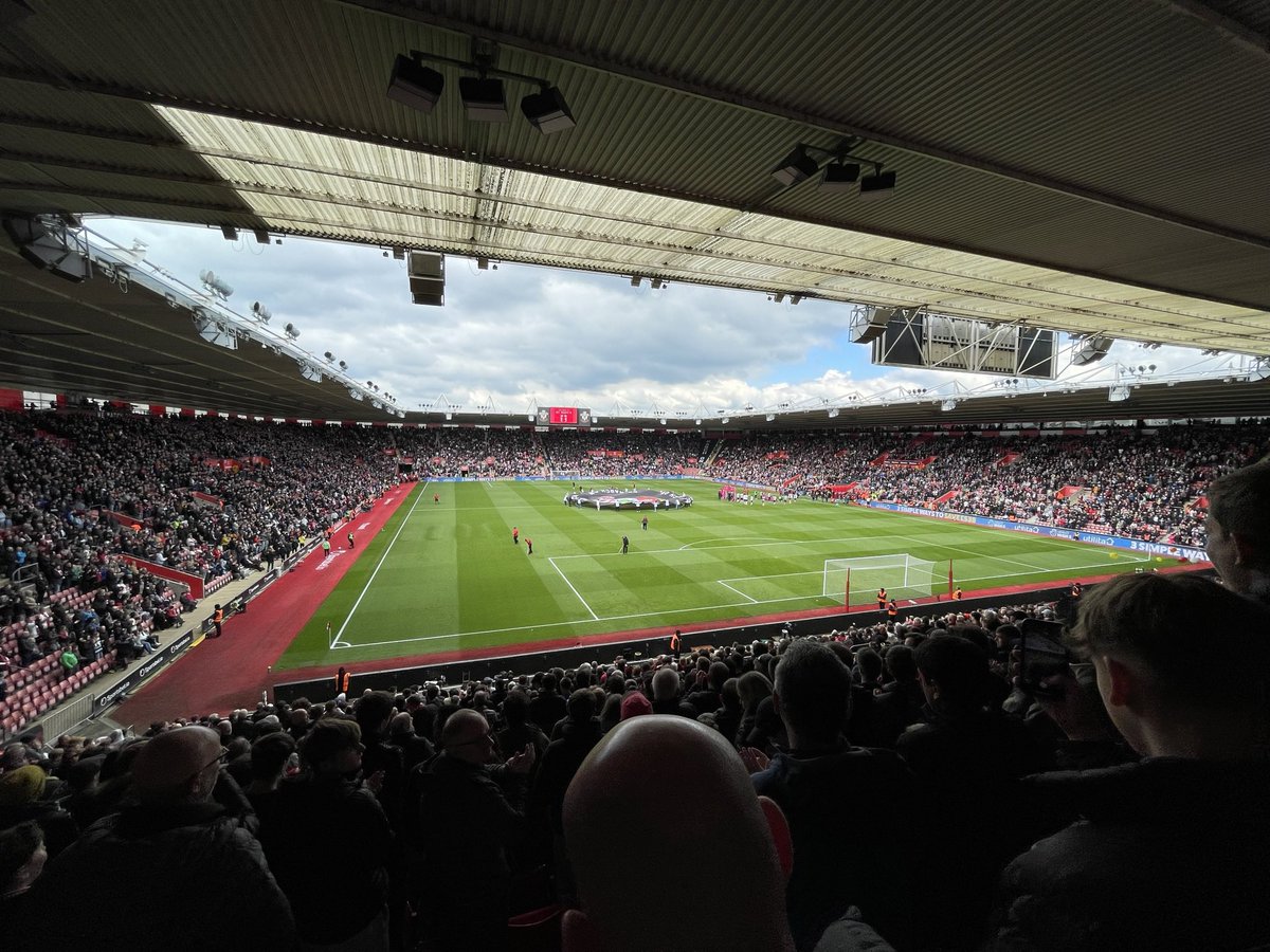 mikeosman91's tweet photo. Match day!!! Come on Saints!! 🔴⚪️ #SaintsFC https://t.co/xIDNQ4ZwQZ