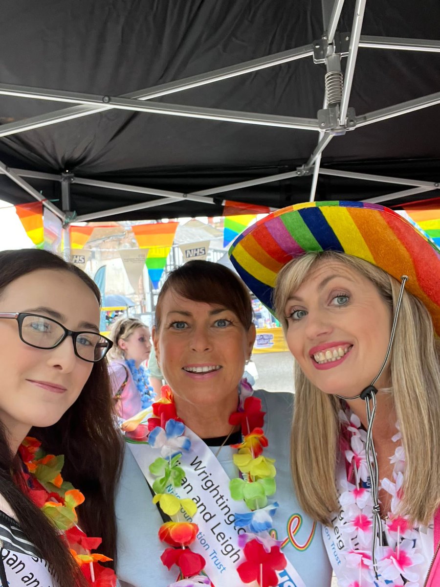 WWLPatientExp's tweet photo. The Patient Experience Team along with our @WWLTrueColours are out today supporting Wigan Pride 🏳️‍🌈🏳️‍🌈🏳️‍🌈🏳️‍🌈

👏👏👏 Amazing job guys braving the rain ☔️ https://t.co/CUHifDNqWO