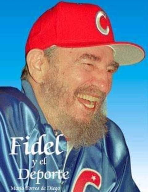 #FidelPorSiempre nos enseñó la humildad, incluso durante un juego de pelota⚾.

Felicidades a los campeones‼️