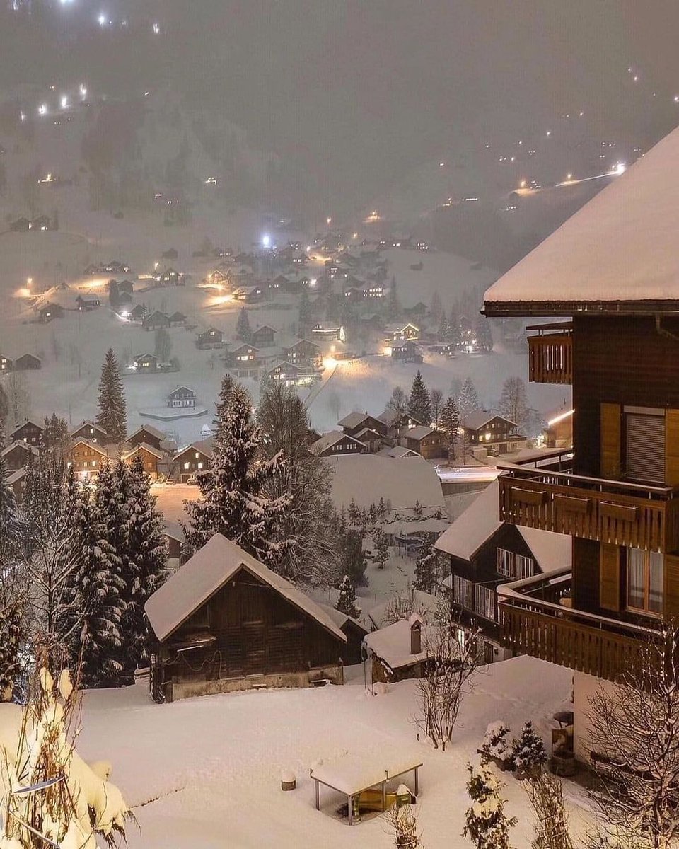 PrettyCitiesX's tweet photo. Switzerland Nights in Winter https://t.co/rOSM4UFVbQ