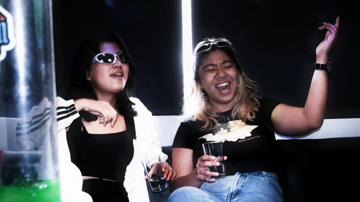 up_optics's tweet photo. TURNOVER PARTY. PART 1. 

Say cheers! 📸

🥂 Take a look at the celebratory party for the new executive committee and for the former committee! Congratulations and may we continue to click and develop! 🤍

#WeClickWeDevelop 📸

(1/4) https://t.co/kQijnOWeAM