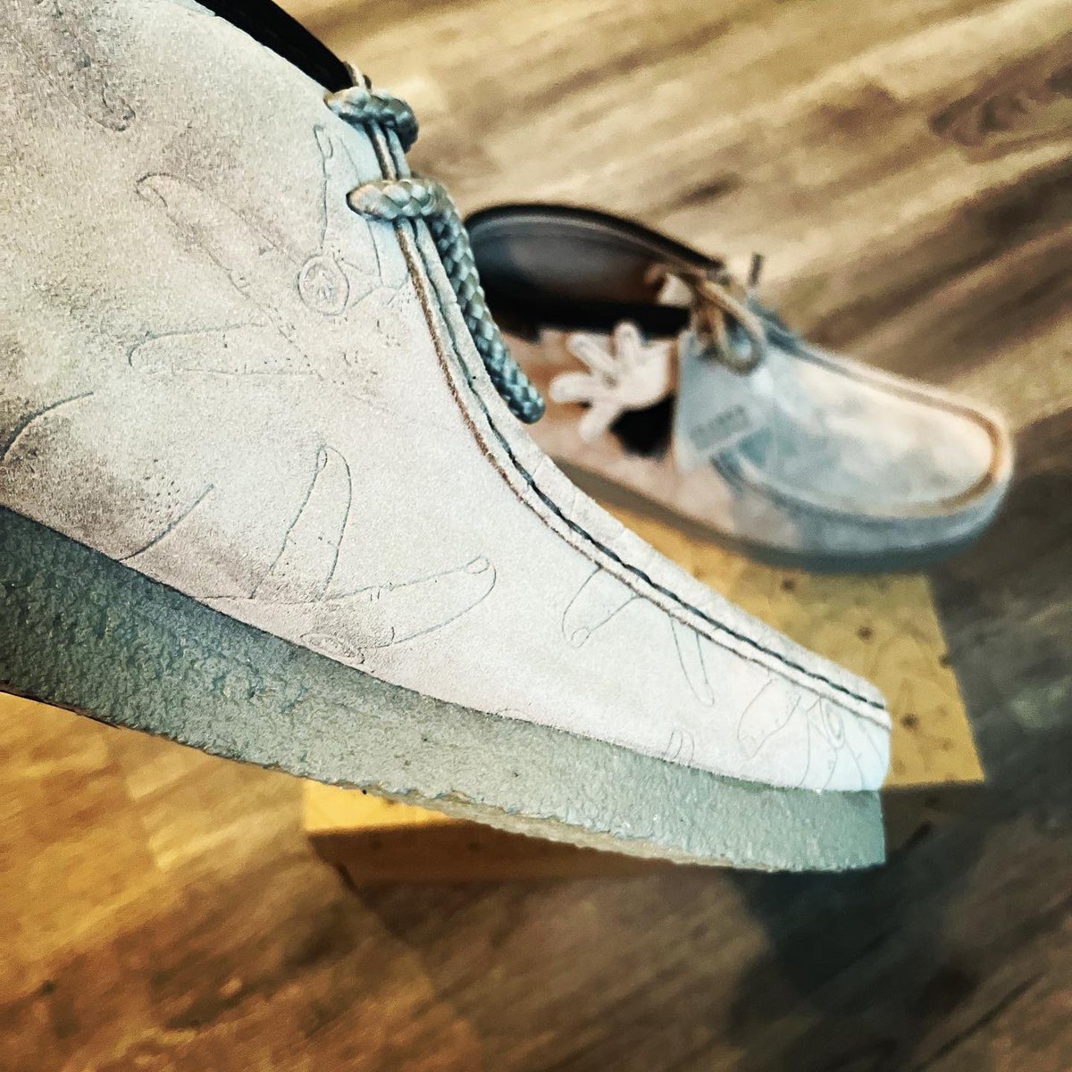 BOC_ATM's tweet photo. Sickest purchase I’ve ever made 👀 

Sold out online so I sprinted down to King Street to get the only pair left in my size of the @KuruptFM x @ClarksOriginals Wallabees. 🙏🏼 

Best believe. 🔥 

@MCGRINDAH @CHABUDDYGEEZY @MANLIKEBEATS @THEWIGGYMESS @DECOYDUBZ https://t.co/KilbuCRc0o