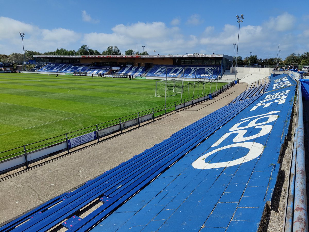 KvvQuickBoys's tweet photo. 👐 WELKOM | Een week voor de competitiestart oefent Quick Boys op eigen veld tegen @AchillesVeen. Sportpark Nieuw Zuid is er klaar voor. 

Hierna volgt de startopstelling van de equipe van trainer Thomas Duivenvoorden.

#quiach 🔵⚪ https://t.co/PJFl1cNdYa