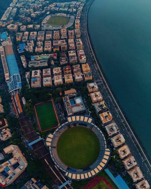 VishalBhargava5's tweet photo. Two Cricket Stadiums next to each other in Marine Drive, Mumbai!! 

How could that happen? 
Answer: EGO

A short story on Brabourne Stadium and Wankhede Stadium https://t.co/JWAUqcEKnC
