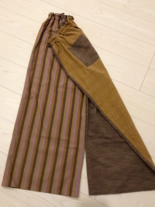 実家に置いといた服全部煤でダメになった+予想外の暑さで持ち込み分全洗い。のコンボを言い訳に桑名くん概念のワイドパンツ風もんぺを買うなどした
