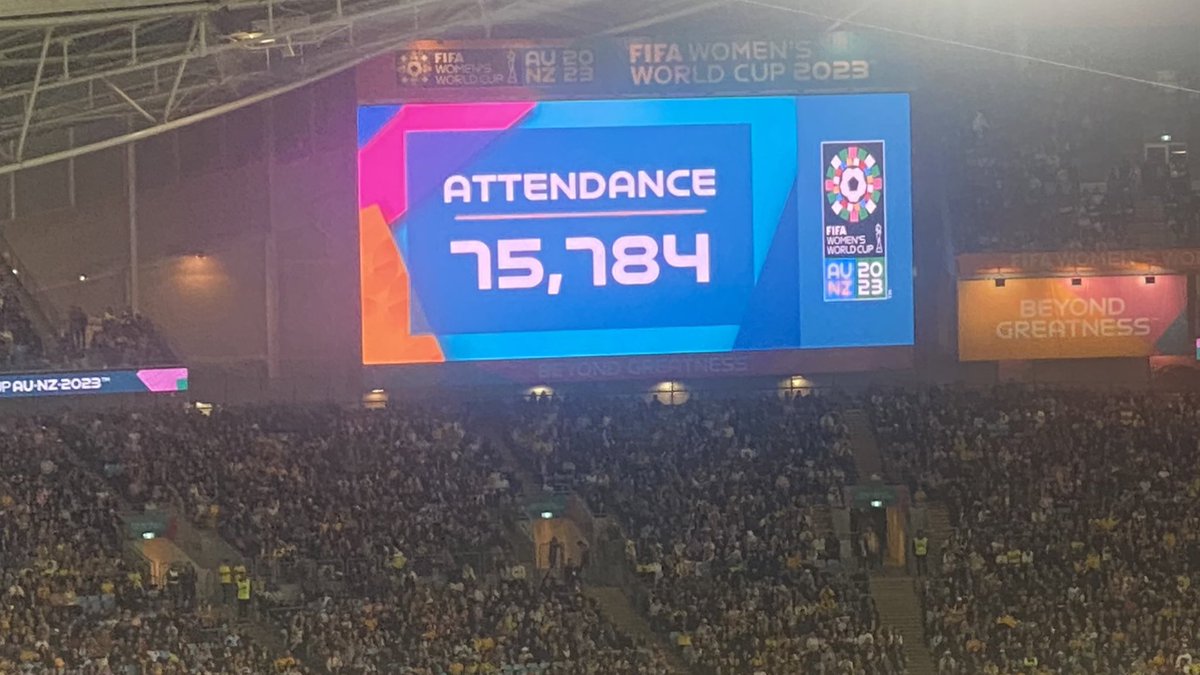 anth0888's tweet photo. Huge crowd of 75,784 people at the Colombia vs England match in Sydney Olympic Stadium for the FIFA womens world cup
#PersiguiendoUnSueño #TodosSomosColombia #col #colombia #fifawwc #coleng #engcol https://t.co/iLeKf4lbPA
