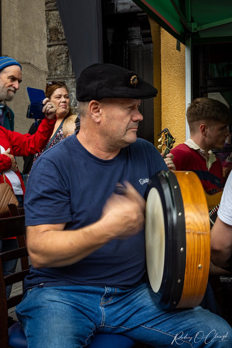 RClery1's tweet photo. @fleadhcheoil is in full swing in #mullingar #westmeath #ireland #irishculture https://t.co/bfRBgc34Gv