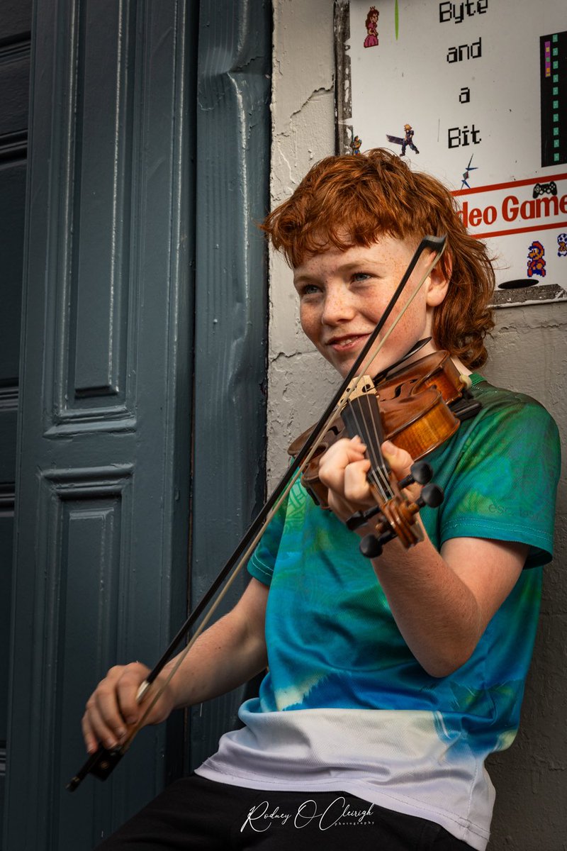 RClery1's tweet photo. @fleadhcheoil is in full swing in #mullingar #westmeath #ireland #irishculture https://t.co/bfRBgc34Gv
