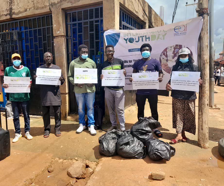 EAI_Nigeria's tweet photo. Commemorating International Youth Day in Kaduna by EAI Youth Peace Builders (YPBs)

Keep the Environment Clean and Green

#SNCinternationalYouthDay2023.
#EqualAccessIntnl 
#Greenskillsforyouth 
#Peace4All
#securingnigeriancommunities https://t.co/XHuodhTplA