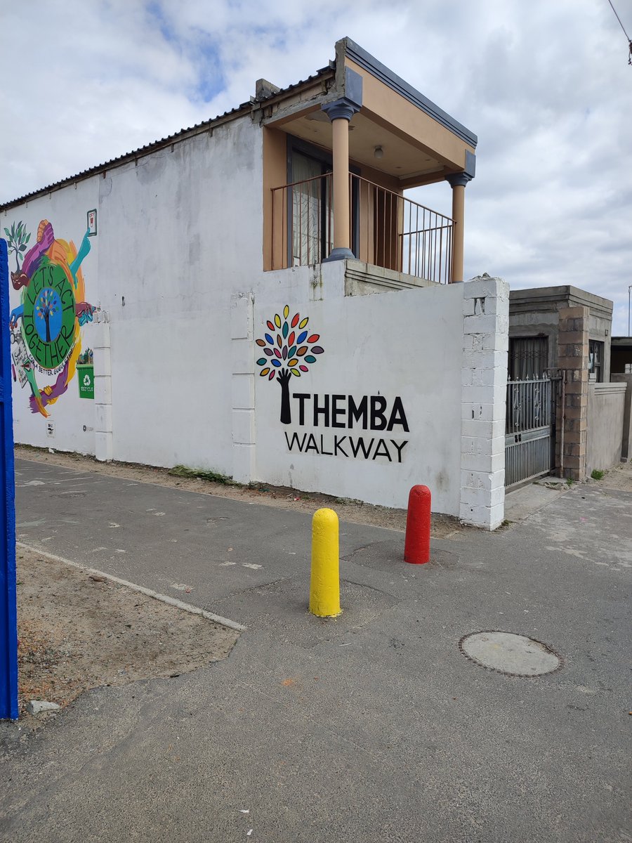 ndzoyixolile's tweet photo. @capestop @CapeTown @CityofCT @environmentza @zizikodwa @lelo_artist
It was an amazing healing procces this morning for me to finish the art work which was starting by:- *Mernette Swartz* @ our space #iThemba Walkway in Gugulethu - Cape Town #creating safe spaces #GugsPhakama https://t.co/WUdY2bNMAB