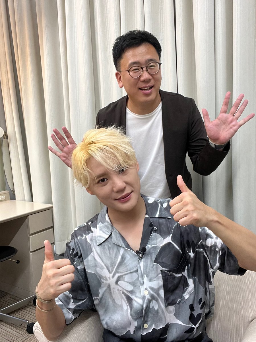 furuyamasayuki0's tweet photo. 今日から始まりました『XIA FANMEETING TOUR<COCOTIME＞THE 20TH ANNIVERSARY』‼️大阪公演でMCを務めました🎤久々にジュンスさんと再会となったわけですが生歌の素晴らしさ👏そしてトークの面白さ👏ソロ単独初のファンミーティング、参加させて頂きありがとうございます😭横浜もよろしくお願いします🥺 https://t.co/cpMbNMAct5