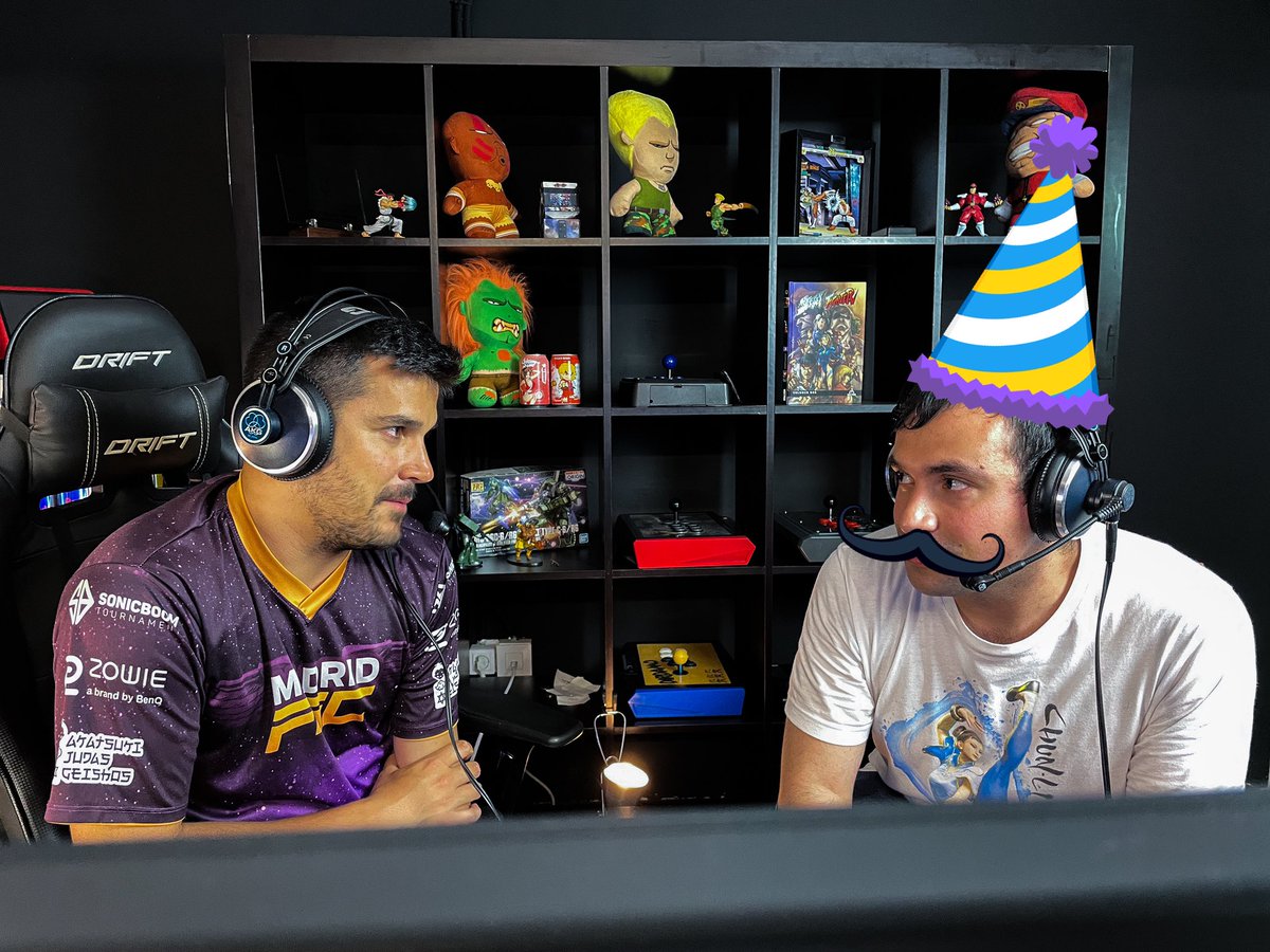 🔴EN DIRECTO  a partir de las 14:30 en #StreetFighter6   Retrasmitiendo el #Gamers8  #TheLandOfHeroes !!

Ven a ver a nuestro compañero @vegapatch hacer su magia CONTRA LOS MEJORES del mundo (si, es un gorro de mago 🥸)!! Todos para dentro! 👉twitch.tv/gamers8gg_es