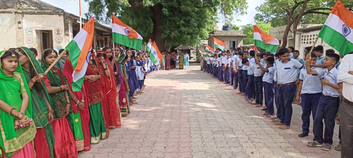GOHILDIGVIJAY_9's tweet photo. #aazadi_ka_amrit_mahotsav #MeriMaatiMeraDesh નિમિતે આજરોજ મારા વતન પચ્છેગામ ગામે શિલાફલકમ નું અનાવરણ કરીને પંચ પ્રાણ પ્રતિજ્ઞા અને નિવૃત્ત જવાનોનું સન્માન વિગેરે કાર્યક્રમો કરવામાં આવ્યા...
@monakhandhar
@Collectorbhav
@BhavnagarDdo
@GRTMM1 
@tcmbvn
@Tdo_Vallabhipur https://t.co/zDfU1dvq79