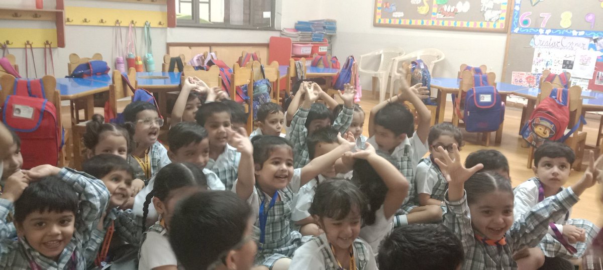 Ruchikapoor06's tweet photo. Children happiness is what that everyone needs Nur D little ones having fun by doing various activities. @ashokkp @y_sanjay @pntduggal @ShandilyaPooja @LoganiKakoli @VijNeeti https://t.co/sVtKmtsGB9