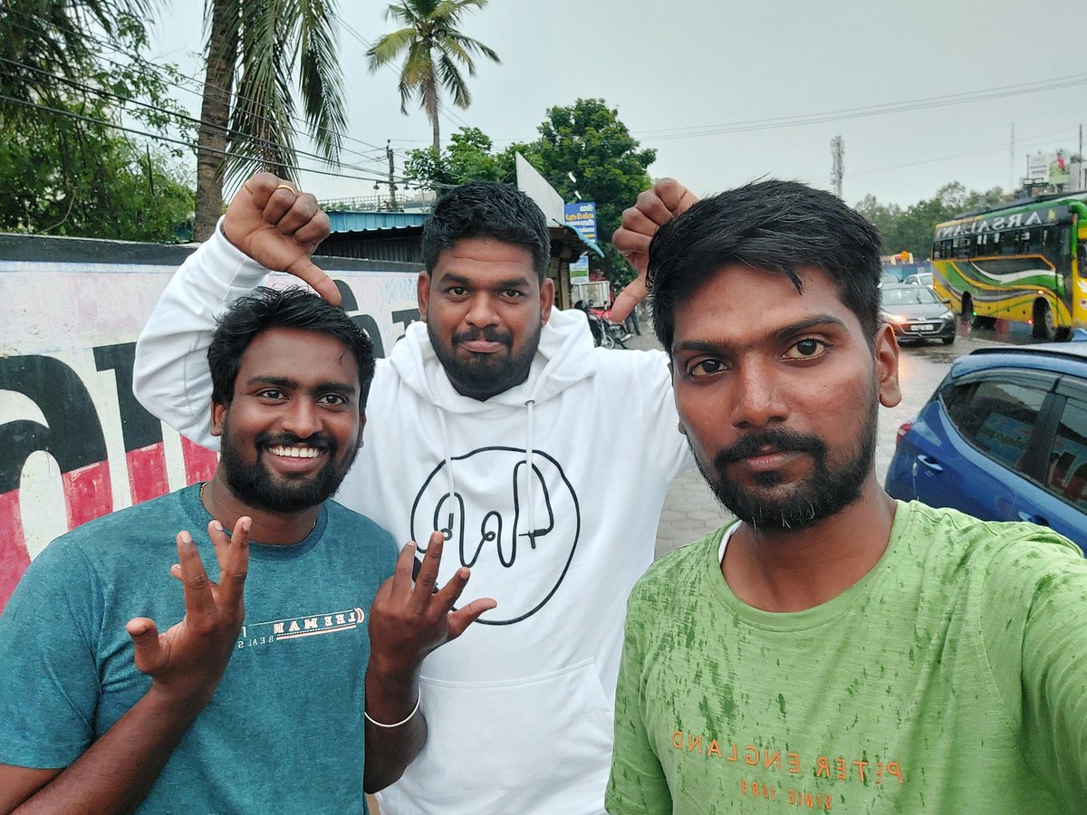 iam_seenu's tweet photo. @arrahman @arrahman  I wanted  to be a part of this wonderful concert but miserably it failed but wish to see you very soon thalaiva.💔  #ThalaivARR  #marakumanenjam #Rahamania https://t.co/dfJJpqVonT
