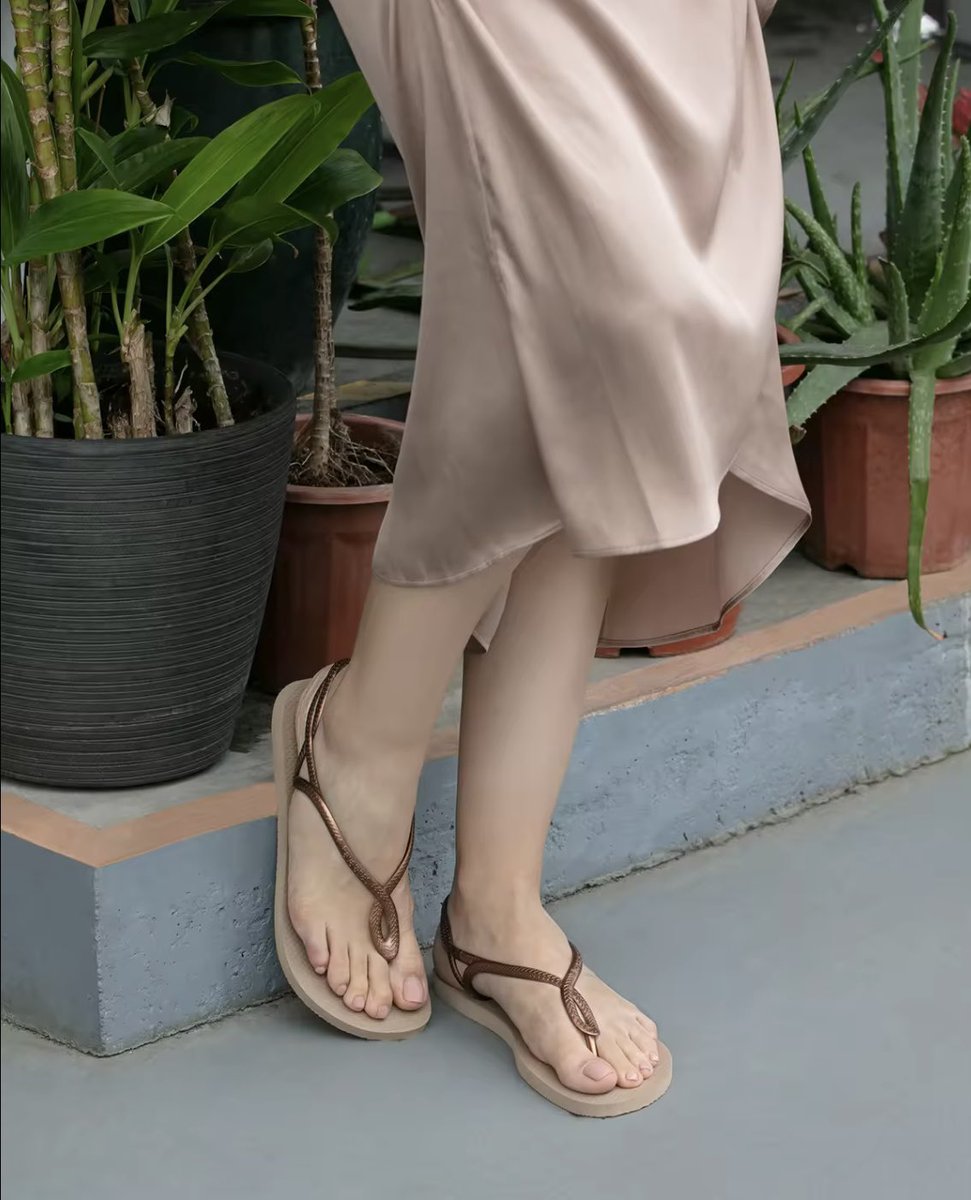 Nnaqt1's tweet photo. ส่งต่อรองเท้า havaianas สีทอง ไซส์ 39-40 ค่า แค่ลองใส่ แต่ใส่ไม่ได้ ส่งต่อ 690 รวมส่ง (จาก 990 ไม่รวมส่ง)สนใจจริงๆลดได้นะคะ💗
#holsterthailand #pandorathailand #sossenseofstyle #atreasurebox #ส่งต่อ #havaianas #havaianasthailand #ส่งต่อเสื้อผ้ามือสอง #ส่งต่อรองเท้า #รองเท้ามือสอง https://t.co/pY5cbvm7Zv