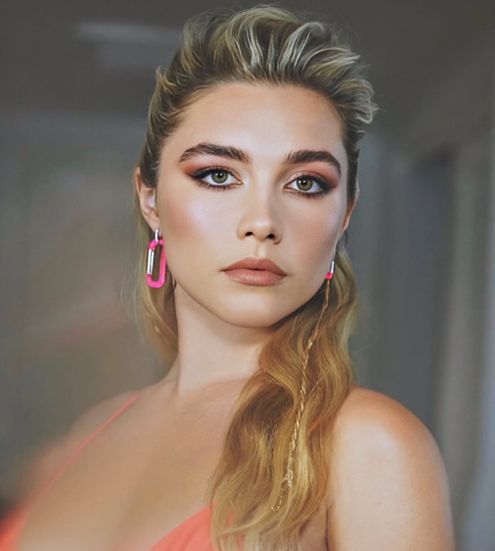 SeriesUpdateFR's tweet photo. Florence Pugh serait le premier choix de Disney pour interpréter Raiponce dans le film live-action.

(via @TheDisInsider) https://t.co/nqSXxmRILG