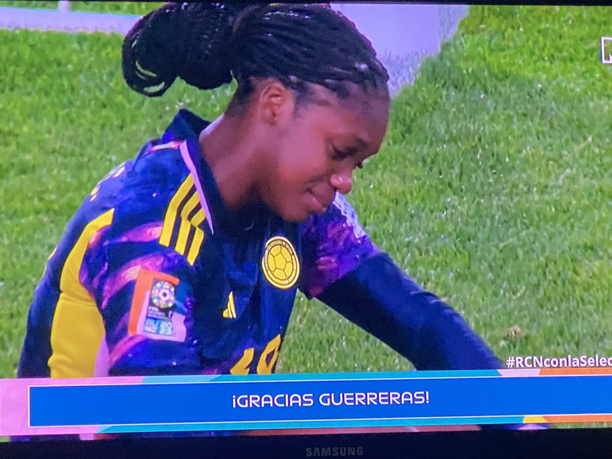 AngelicaLozanoC's tweet photo. Gracias guerreras!!!!!!!!!!!!!

No hay excusa #LigaDignaYa!

Admirables jugadoras, equipazo 🇨🇴🇨🇴
#GraciasTotales 👏👏👏👏 https://t.co/17OHFjAmxw