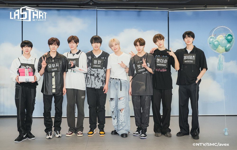 5hineeingstars's tweet photo. Who's going to believe u if u told them that the guy with blonde hair is more than a decade older than everyone next to him with more than 15 years of experience as an idol? https://t.co/LuA3BFDKIZ