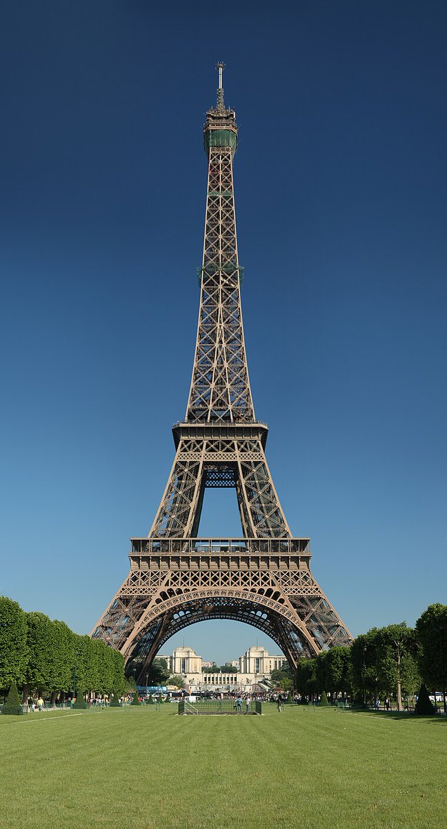 AlertaMundoNews's tweet photo. 🇨🇵 | ÚLTIMA HORA: La Torre Eiffel, evacuada por una amenaza de bomba. https://t.co/x4zvfGoRmd