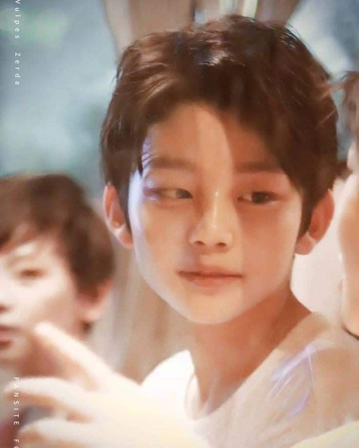 보이후드에 디엔지아란 멤버 어릴때인데
권세모 닮았어