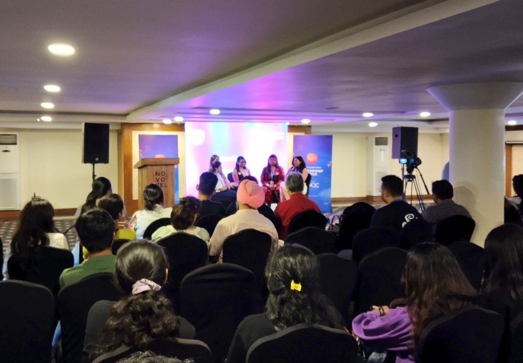 Sivram 🔜 #Token2049 🇦🇪 (@sivramshastri) on Twitter photo 🌟 Empowering insights flowed during the "Women in Web3" panel discussion at <a href="/web3conf_india/">Web3Conf India</a> as remarkable panelists shared their experiences and sparked motivation among all participants. Kudos to the inspiring conversations! 💪✨ #WomenInWeb3 #Empowerment 🌟 Empowering insights flowed during the "Women in Web3" panel discussion at <a href="/web3conf_india/">Web3Conf India</a> as remarkable panelists shared their experiences and sparked motivation among all participants. Kudos to the inspiring conversations! 💪✨ #WomenInWeb3 #Empowerment