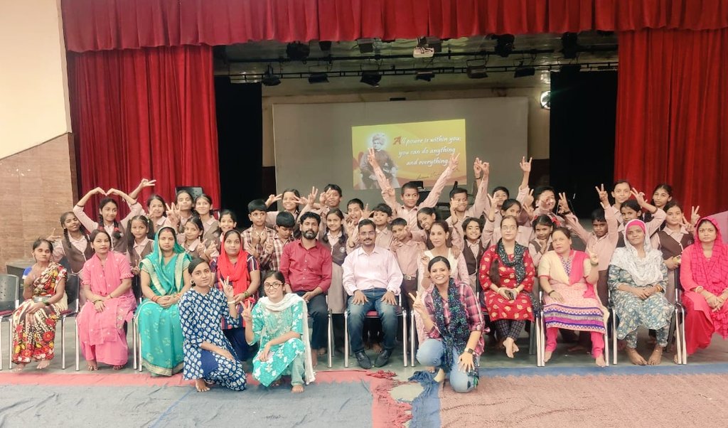 AkankshaKumar03's tweet image. &quot;The future belongs to those who believe in the beauty of their dreams&quot; - Roosevelt 😇✌️
Our students reap the reward of their 5 Days training under #BrighterMindsProject with a great sense of achievement 🥳👍
#Learningwithfun 
#TDCprogram
@gupta_iitdelhi 
@PbpandeyB 
@BRP_Sanjay